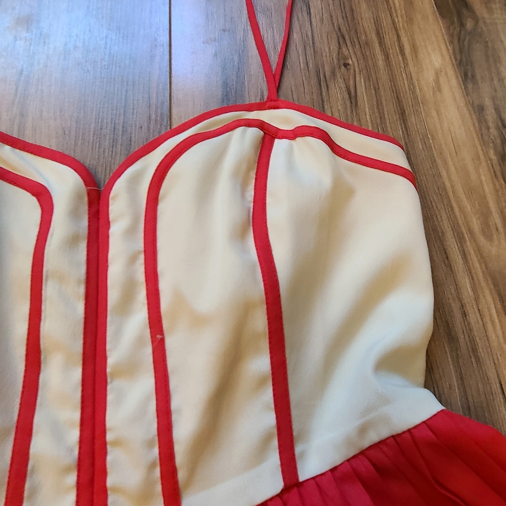 Dress - Picture 2 of 7